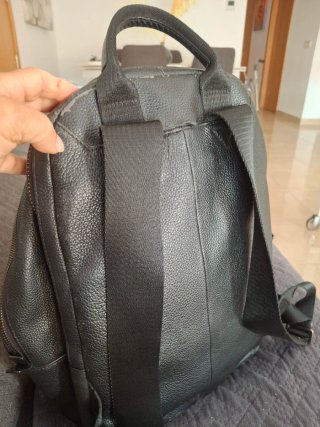 Mochila Calvin Klein Negra de cuero, usada,