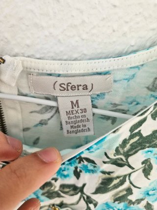 Camiseta Sfera floral azul y blanca Talla M