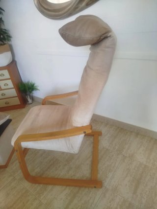 2 sillones relax de tela y madera beige