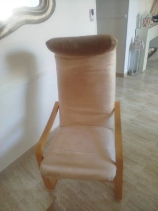 2 sillones relax de tela y madera beige