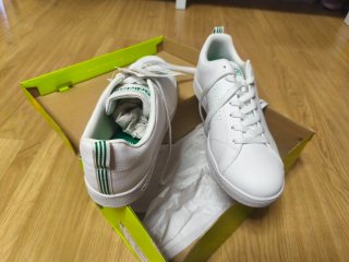 Zapatillas Adidas Neo Blancas Talla 43 NUEVAS.