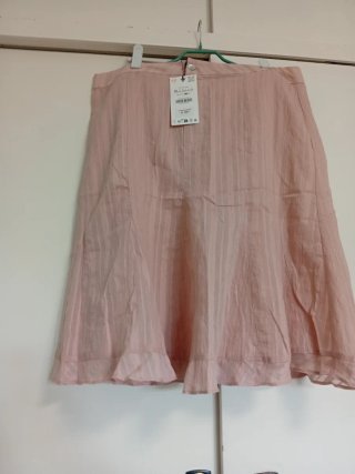 Falda Zara XL Rosa Rayas Volante
