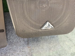 Equipo de sonido: 2 altavoces + mesa DJ