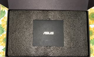 Scheda grafica Asus ROG Radeon RX 5700XT a tripla ventola