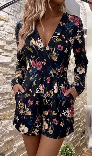 Vestido Bershka flores negro talla M