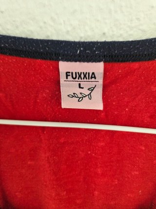 Camiseta tirantes roja con lunares y estampado