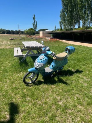 Moto Eléctrica Scooter Azul