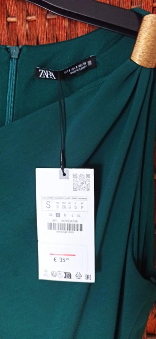 Vestido midi Zara verde