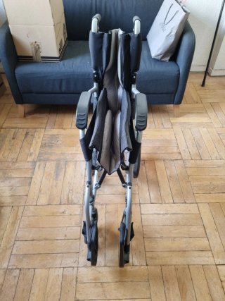 Silla de ruedas plegable