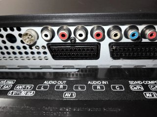 Televisión Loewe Negra 32 pulgadas modelo xelos