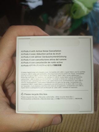 Apple AirPods 4 (ANC) MXP93ZM/A