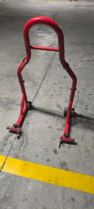 Caballete moto rojo