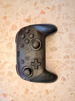 Maletín Nintendo Switch + Mando Pro