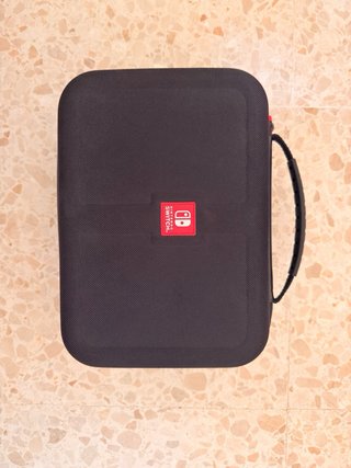 Maletín Nintendo Switch + Mando Pro