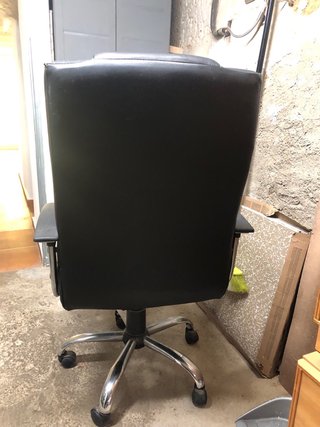 Silla de oficina con ruedas