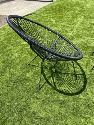 Sillones Acapulco Negros + Mesa Cristal