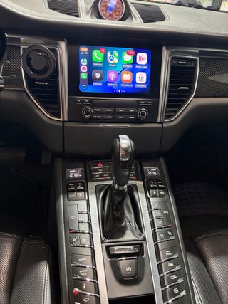 Porsche Macan  gts  2018