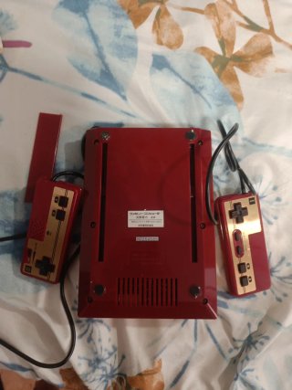 Consola Nintendo Family Computer Famicom con caja