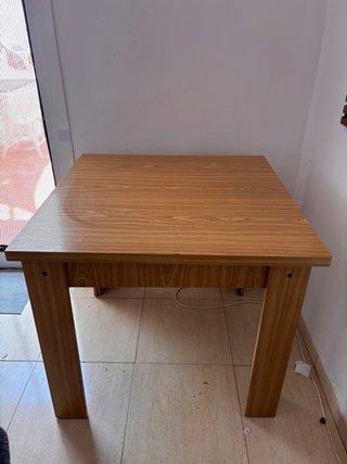 Mesa de madera desplegable