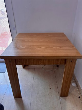 Mesa de madera desplegable