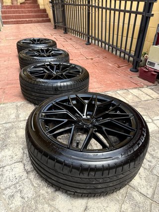Llantas negras 225/40ZR18