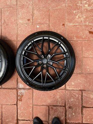 Llantas negras 225/40ZR18