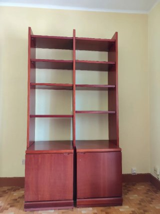 Librería y estantería de madera