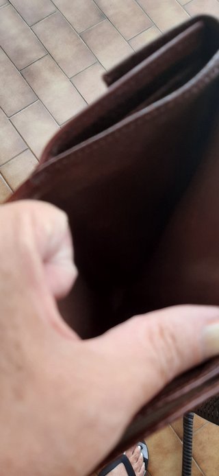 Billetera de piel
