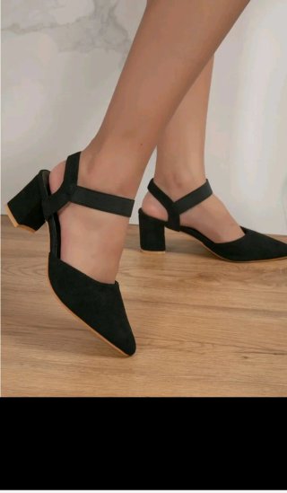 Zapatos negros de tacón NUEVOS