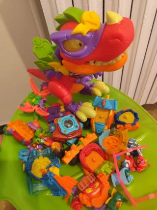 Lote Juguetes Dinosaurio y Figuras