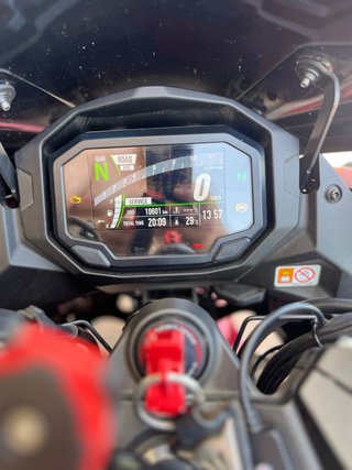 Kawasaki Ninja 1000SX Negra/Roja