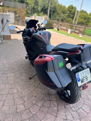 Kawasaki Ninja 1000SX Negra/Roja