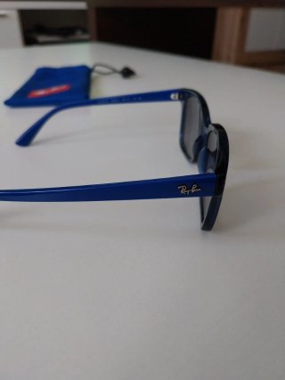 Gafas de sol Ray-Ban infantiles azules