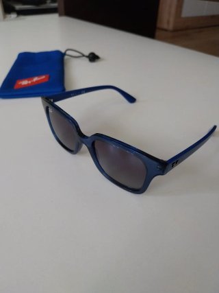 Gafas de sol Ray-Ban infantiles azules