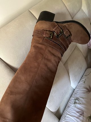 Botas de piel marrones con hebillas