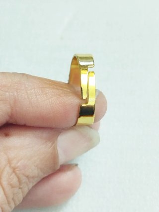 Anillo Hello Kitty Dorado. Ajustable