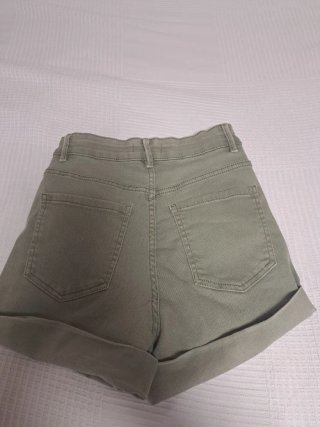 Bershka Shorts Verde Oliva Talla S