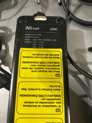 Adaptador de Corriente - AC Adapter