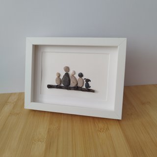Cuadro artesanal familia con mascota | Pebble Art