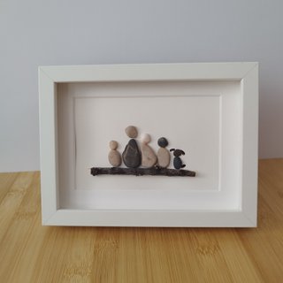 Cuadro artesanal familia con mascota | Pebble Art
