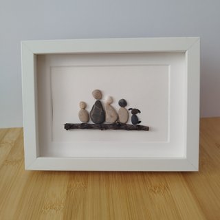 Cuadro artesanal familia con mascota | Pebble Art