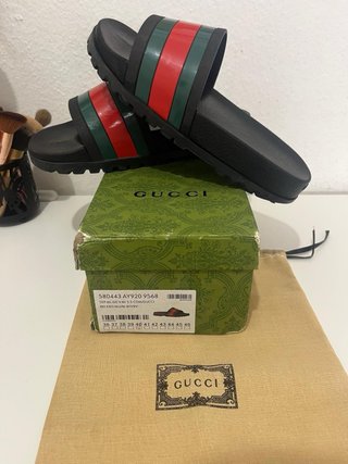 Chanclas Gucci Negras con Rayas