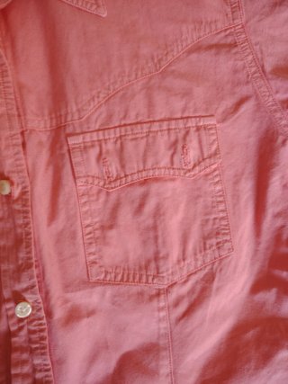 Camisa rosa de manga larga