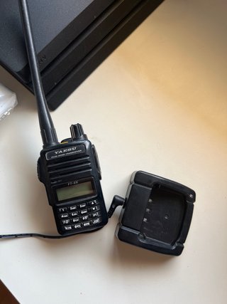 Transceptor Bibanda Yaesu FT-4X
