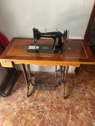 Máquina de coser Sigma antigua