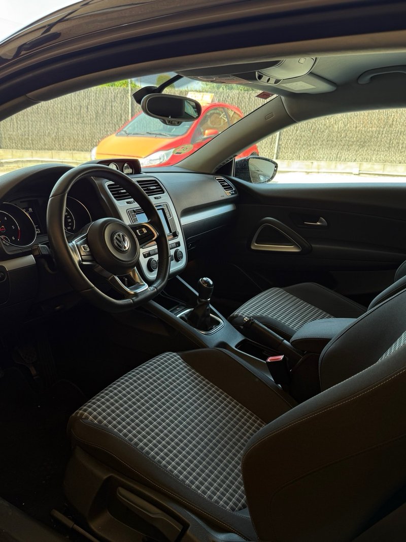 Volkswagen Scirocco 2.0 TDI BMT R-Line 2016, foto 14