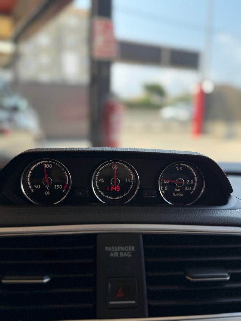 Volkswagen Scirocco 2.0 TDI BMT R-Line 2016, foto 22