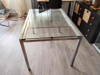 Mesa extensible cristal y metal