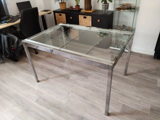 Mesa extensible cristal y metal