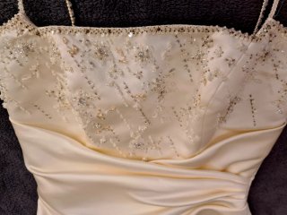 Vestido de Novia, cancan, tocado y pañuelo